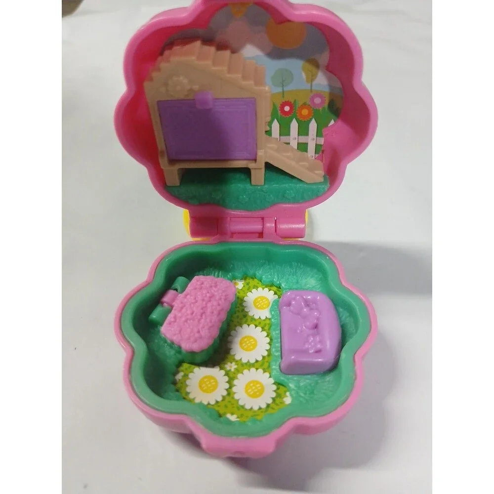 2018 Polly Pockets Hoppin Hangout Toy Pre Owned  No Doll